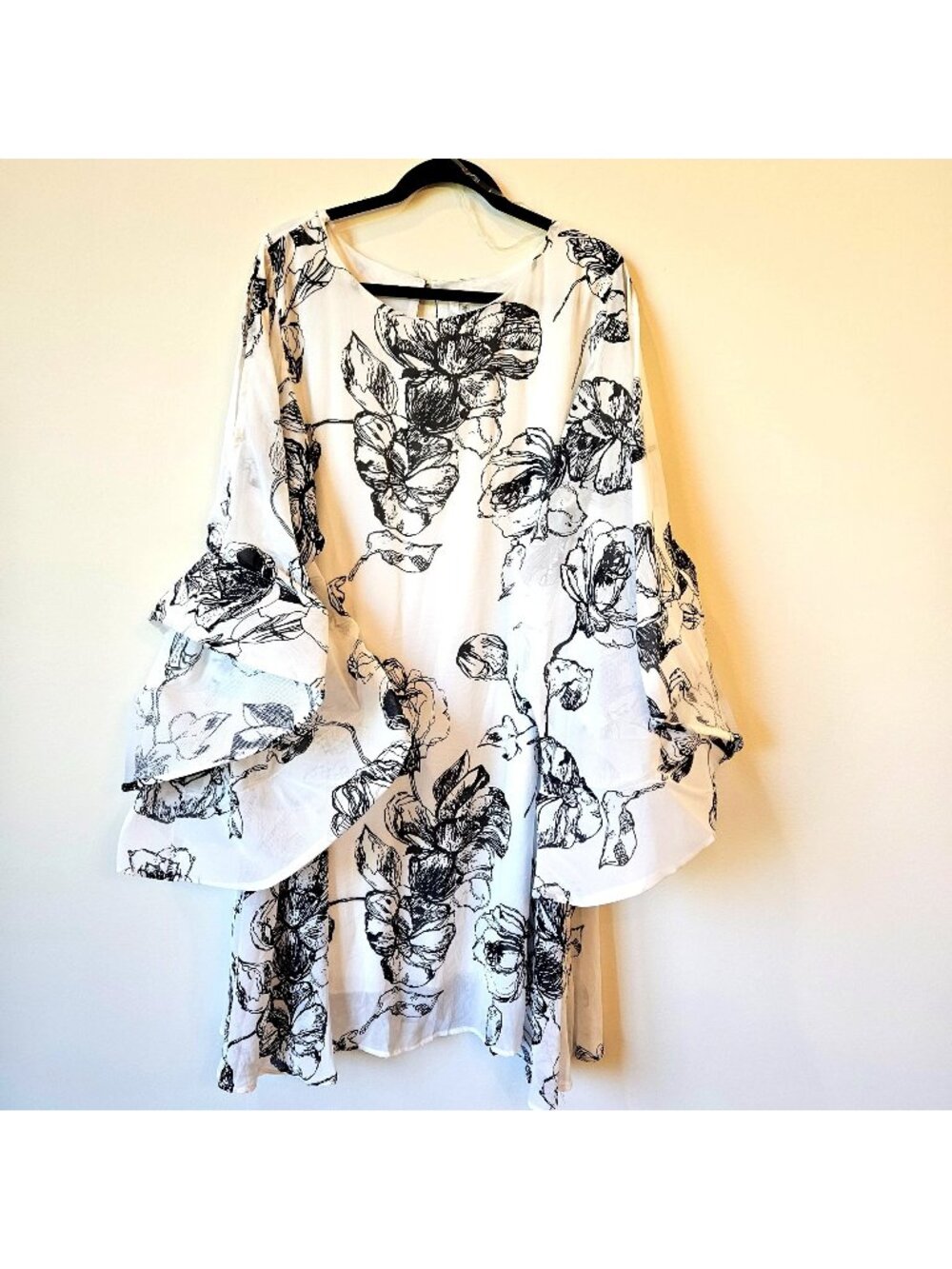 Dalin Flowy Black & White Floral 3X Dress Bell Sleeves Elegant Whimsy fairycore